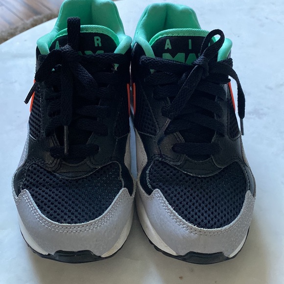 Nike - Picture 2 of 7